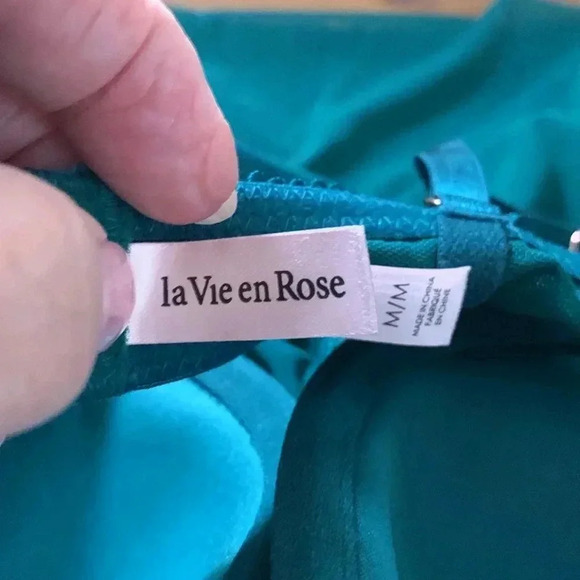 La Vie en Rose Emerald Green nightie w padded, underwire cups, adjustable straps - Picture 8 of 10